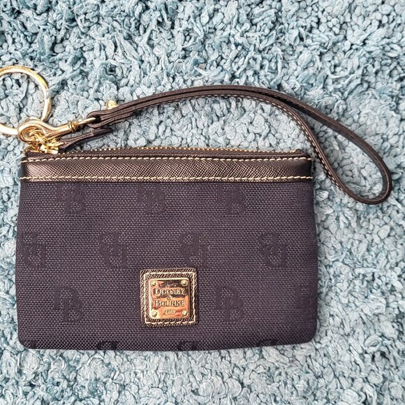 Dooney & Bourkey Wristlet - Picture 3 of 9